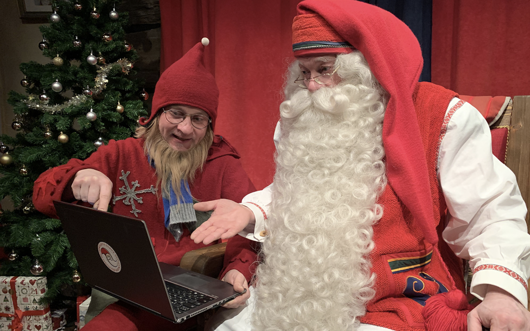 Santa Claus Officen Joulupukkiin saa yhteyden videopuhelun välityksellä.